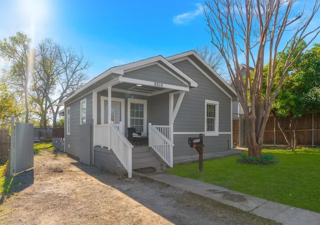 Photo 2 of Single family home for sale at 2510 Childs St, Dallas, TX 75203 | MLS# 21110437 | Listing updated on 2026-07-08