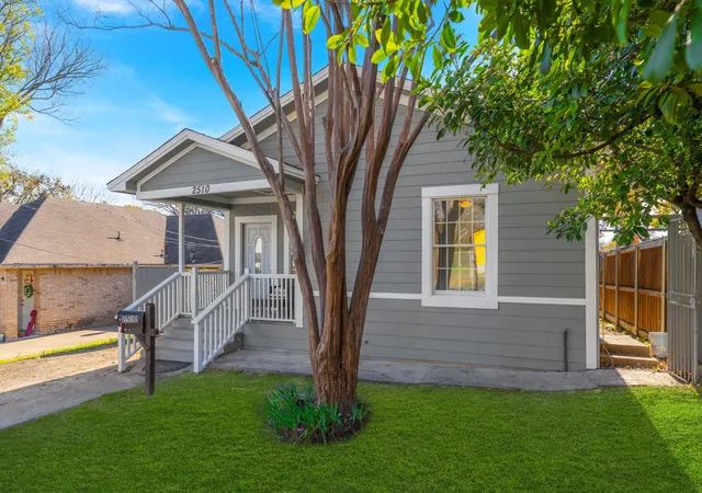 Photo 3 of Single family home for sale at 2510 Childs St, Dallas, TX 75203 | MLS# 21110437 | Listing updated on 2026-07-08