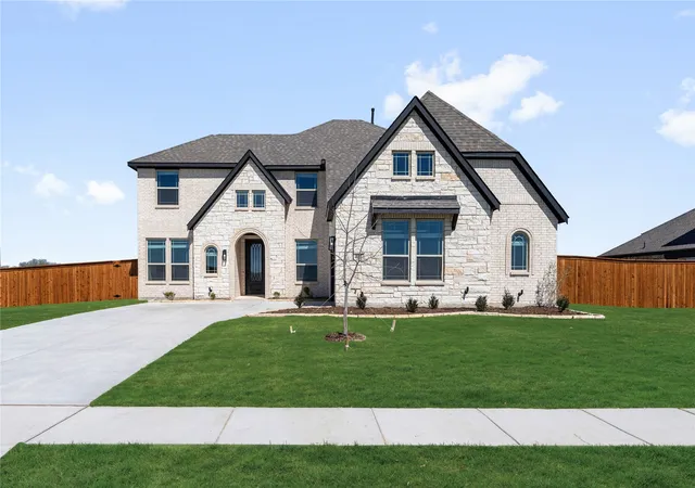 Photo 3 of Single family home for sale at 403 Birkdale Ln, Red Oak, TX 75154 | MLS# 21101156 | Listing updated on 2026-10-07