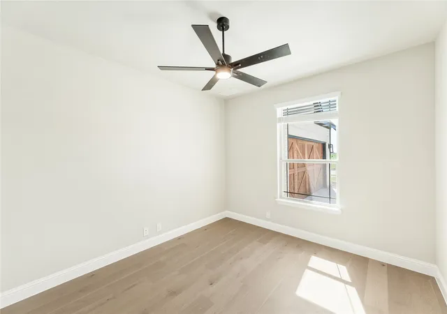 Photo 4 of Single family home for sale at 403 Birkdale Ln, Red Oak, TX 75154 | MLS# 21101156 | Listing updated on 2026-10-07