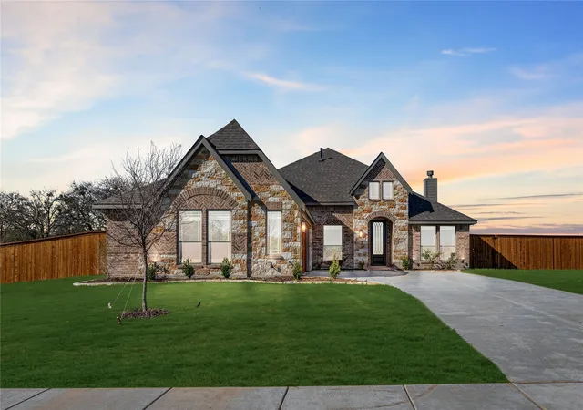 Homes for sale in Red Oak, TX | 307 Spring Cir, Red Oak, TX 75154 | MLS# 21101194