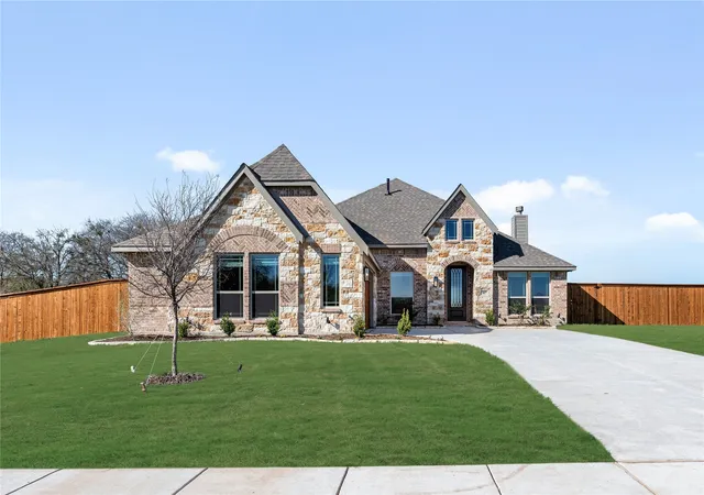 Homes for sale in Red Oak, TX | 307 Spring Cir, Red Oak, TX 75154 | MLS# 21101194