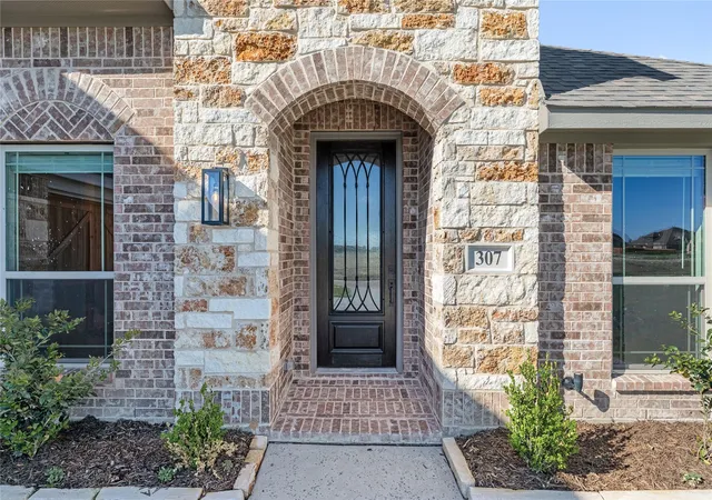 Homes for sale in Red Oak, TX | 307 Spring Cir, Red Oak, TX 75154 | MLS# 21101194