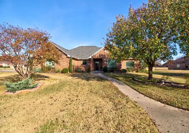 Homes for sale in Lake Kiowa, TX | 1321 Kiowa Dr E, Lake Kiowa, TX 76240 | MLS# 21115854