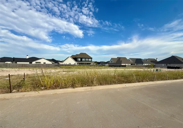 Homes for sale in Woodway, TX | 13007 Rainier Dr, Woodway, TX 76712 | MLS# 21049802