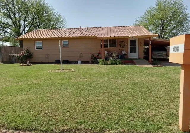 Homes for sale in Rotan, TX | 408 E Johnston St, Rotan, TX 79546 | MLS# 21116844