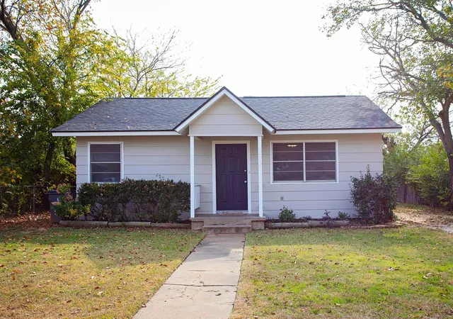 Photo 1 of Single family home for sale at 1212 3rd St, Graham, TX 76450 | MLS# 21116847 | Listing updated on 2026-07-21