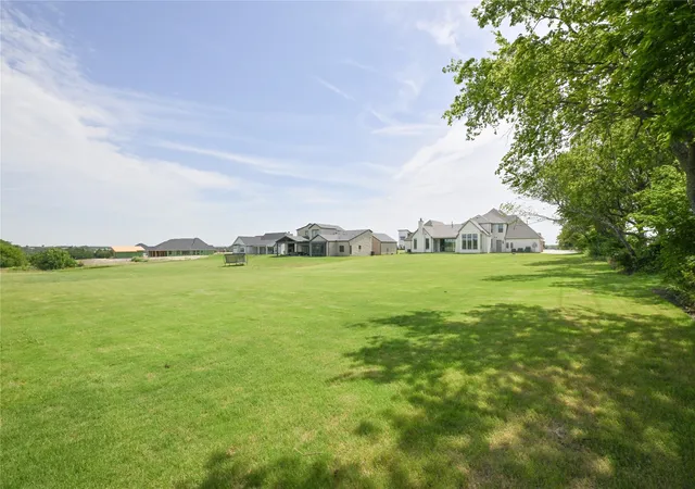 Homes for sale in Gunter, TX | 102 Deer Crossing Rd, Gunter, TX 75058 | MLS# 21116396
