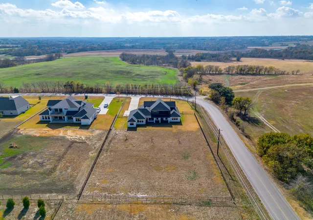 Photo 3 of Single family home for sale at 212 W Cottage Hill Pkwy, Celina, TX 75009 | MLS# 21114201 | Listing updated on 2026-07-07
