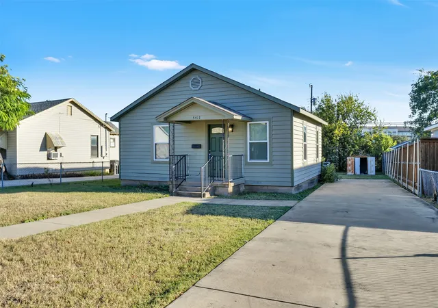 Photo 3 of Sale Pending at 5417 Como Dr, Fort Worth, TX 76107 | MLS# 21101657 | Listing updated on 2026-08-21
