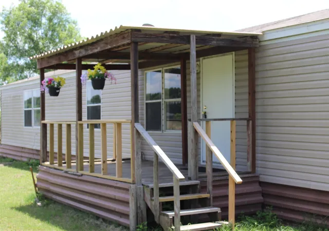Photo 3 of Manufactured home for sale at 10594 County Road 2138, Kemp, TX 75143 | MLS# 21118475 | Listing updated on 2026-09-15
