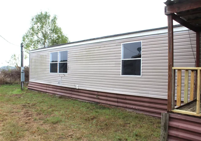 Photo 4 of Manufactured home for sale at 10594 County Road 2138, Kemp, TX 75143 | MLS# 21118475 | Listing updated on 2026-09-15