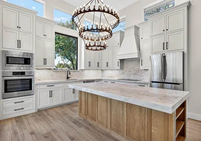 Photo 1 of Single family home for sale at 102 Huron Trl, Gainesville, TX 76240 | MLS# 21116449 | Listing updated on 2026-10-03