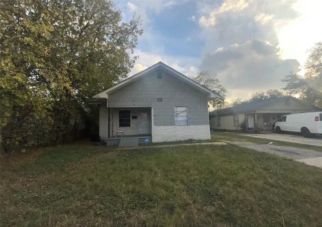 Homes for sale in Fort Worth, TX | 1217 High St, Fort Worth, TX 76110 | MLS# 21118702