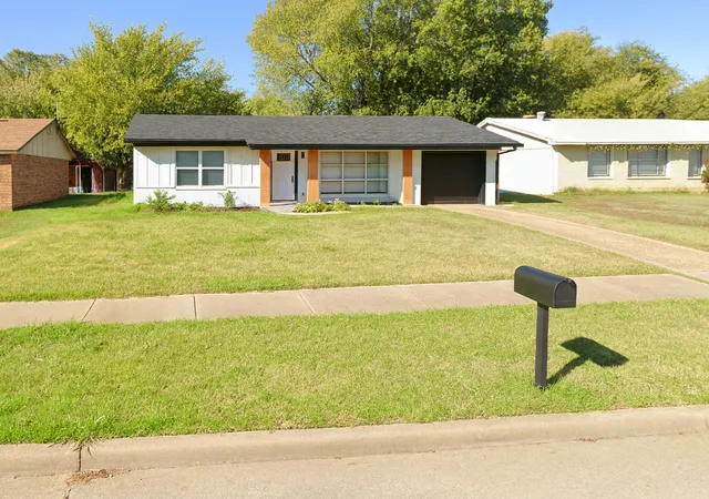 Photo 1 of Single family home for sale at 1722 Proctor Dr, Grand Prairie, TX 75051 | MLS# 21118715 | Listing updated on 2026-08-22