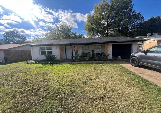 Photo 2 of Single family home for sale at 1722 Proctor Dr, Grand Prairie, TX 75051 | MLS# 21118715 | Listing updated on 2026-08-22