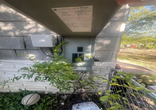 Photo 3 of Single family home for sale at 1722 Proctor Dr, Grand Prairie, TX 75051 | MLS# 21118715 | Listing updated on 2026-08-22
