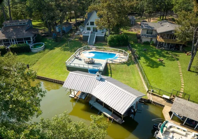 Photo 2 of Single family home for sale at 122 Havens Ct, Malakoff, TX 75148 | MLS# 21106985 | Listing updated on 2026-07-20