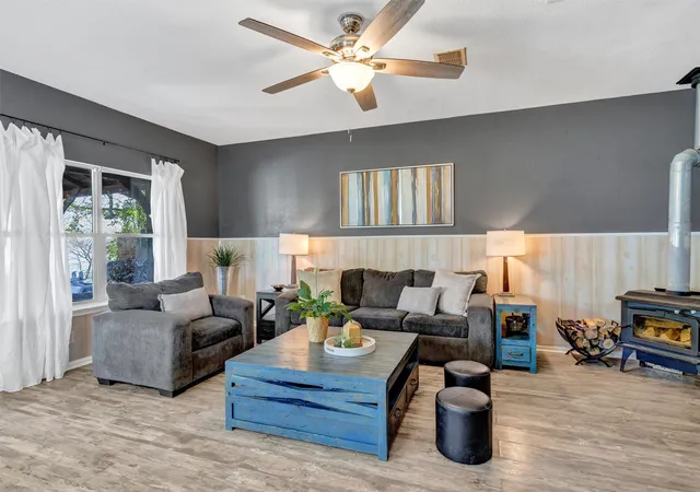 4th image of 560 Jay St, Shady Shores, TX 76208 | MLS# 21119160