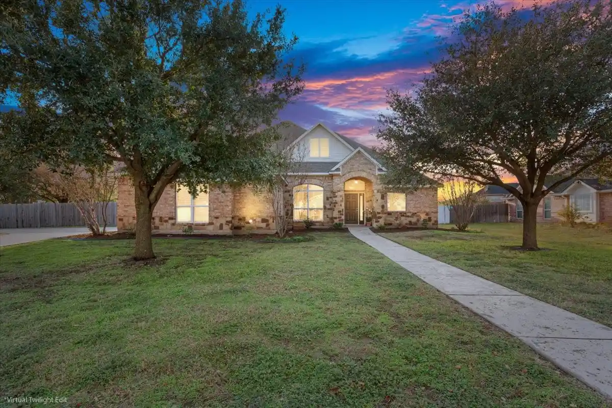 Photo 1 of Single family home for sale at 900 Queen Elizabeth Dr, Mc Gregor, TX 76657 | MLS# 21119379 | Listing updated on 2026-06-04
