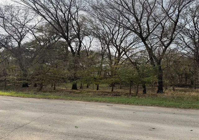 Photo 2 of Land for sale at 7114 Huron Trl, Weatherford, TX 76087 | MLS# 21119571 | Listing updated on 2026-08-18