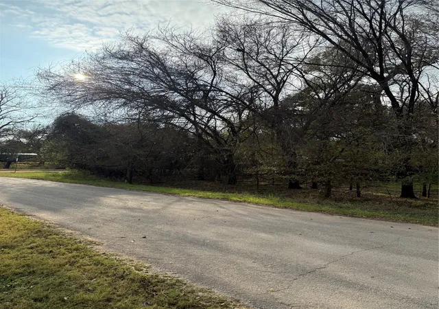 Photo 3 of Land for sale at 7114 Huron Trl, Weatherford, TX 76087 | MLS# 21119571 | Listing updated on 2026-08-18