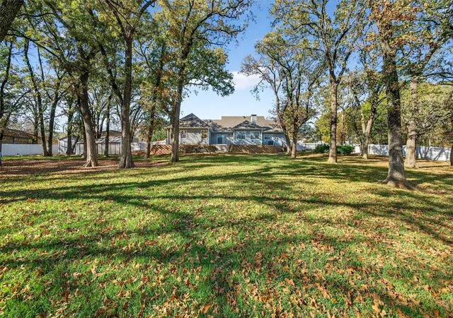Homes for sale in Pottsboro, TX | 380 Crescent Dr, Pottsboro, TX 75076 | MLS# 21116884