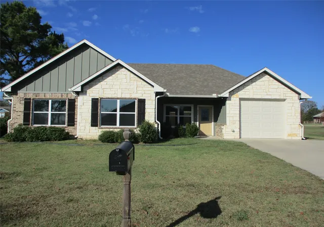 Homes for sale in Emory, TX | 207 Mill Street, Emory, TX 75440 | MLS# 21119758