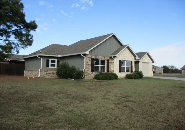 Homes for sale in Emory, TX | 207 Mill Street, Emory, TX 75440 | MLS# 21119758