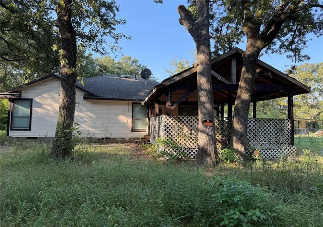 Photo 1 of Single family home for sale at 2009 Apache Rd, Quinlan, TX 75474 | MLS# 21119949 | Listing updated on 2026-08-03