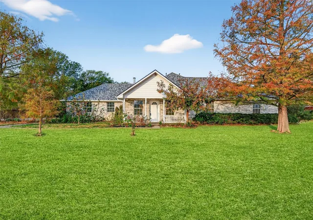 Photo 2 of Single family home for sale at 538 Lakewood Rd, Denison, TX 75020 | MLS# 21120228 | Listing updated on 2026-09-25