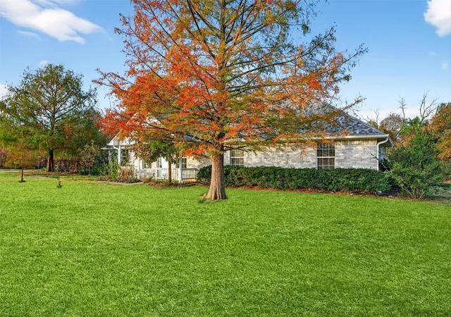 Photo 4 of Single family home for sale at 538 Lakewood Rd, Denison, TX 75020 | MLS# 21120228 | Listing updated on 2026-09-25