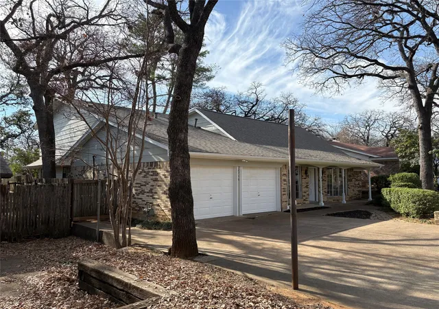 Photo 1 of Sale Pending at 2716 Plover Ln, Irving, TX 75060 | MLS# 21120201 | Listing updated on 2026-07-26