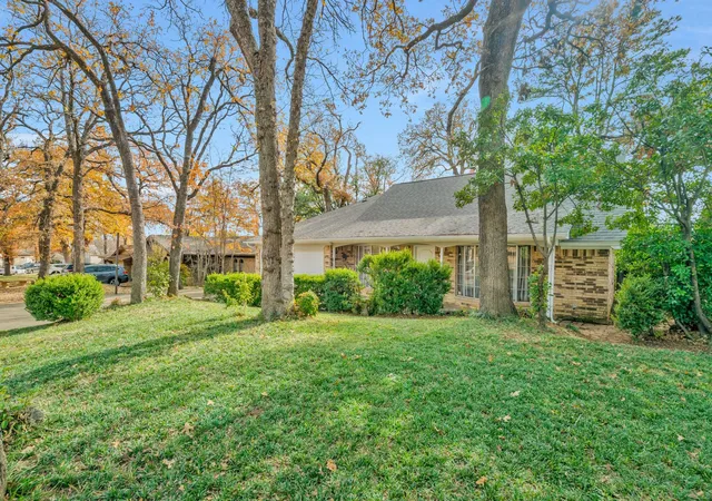 Photo 3 of Sale Pending at 2716 Plover Ln, Irving, TX 75060 | MLS# 21120201 | Listing updated on 2026-07-26