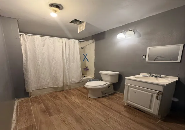 Photo 4 of Single family home for sale at 411 W Hester St, Sherman, TX 75090 | MLS# 21119947 | Listing updated on 2026-09-23