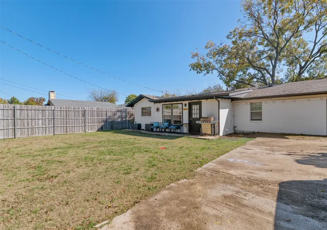Homes for sale in Garland, TX | 3217 Centennial Dr, Garland, TX 75042 | MLS# 21120330