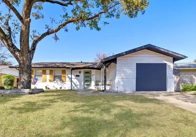 Homes for sale in Garland, TX | 3217 Centennial Dr, Garland, TX 75042 | MLS# 21120330