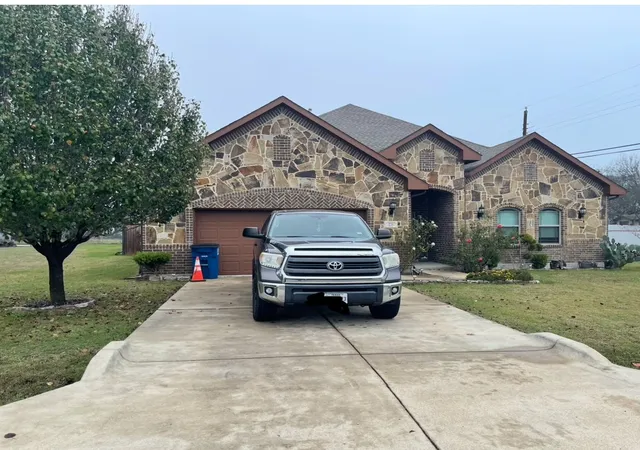 1st image of 225 S Overlook Dr, Red Oak, TX 75154 | MLS# 21120665