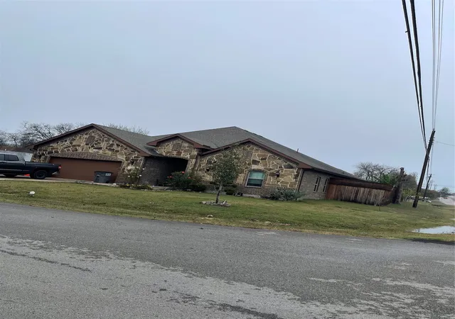 2nd image of 225 S Overlook Dr, Red Oak, TX 75154 | MLS# 21120665