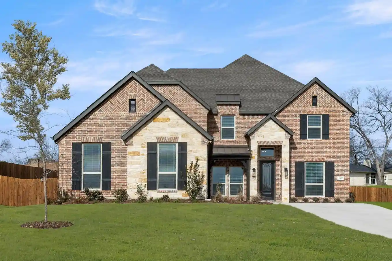 Photo 1 of Single family home for sale at 1107 Willow Lake Dr, De Soto, TX 75115 | MLS# 21120812 | Listing updated on 2026-10-29