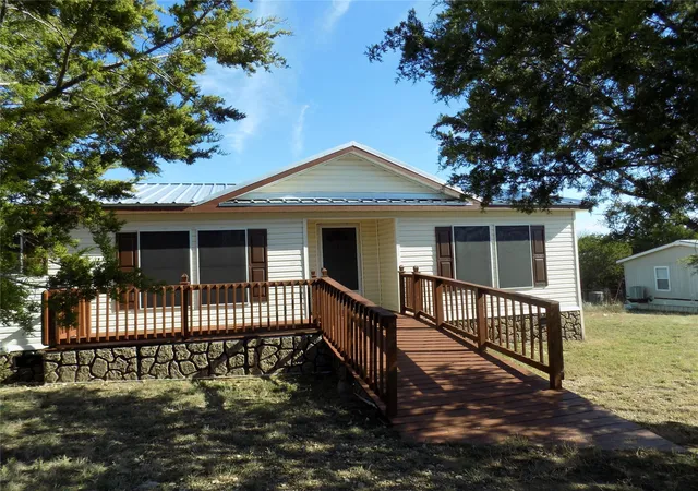 Photo 3 of Manufactured home for sale at 108 Jade Ct, Weatherford, TX 76087 | MLS# 21120788 | Listing updated on 2026-07-19