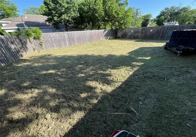 Photo 3 of Land for sale at 115 S Saint Mary Ave, Dallas, TX 75214 | MLS# 21120946 | Listing updated on 2026-08-26