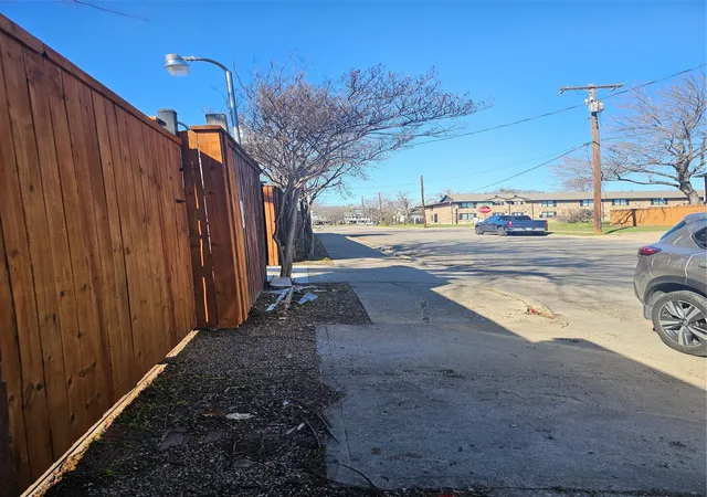 Photo 4 of Land for sale at 115 S Saint Mary Ave, Dallas, TX 75214 | MLS# 21120946 | Listing updated on 2026-08-26