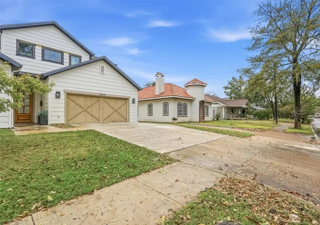 Photo 3 of Sale Pending at 5410 Belmont Ave, Dallas, TX 75206 | MLS# 21121121 | Listing updated on 2026-10-02