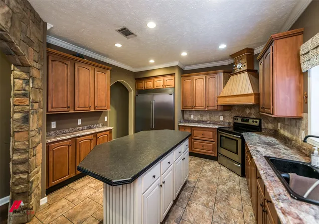 Photo 3 of Sale Pending at 248 Timber Ln, Mansfield, LA 71052 | MLS# 21120637 | Listing updated on 2026-08-26