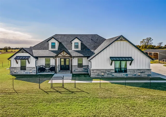 Homes for sale in Tolar, TX | 310 Runyan Ranch Rd, Tolar, TX 76476 | MLS# 21121473
