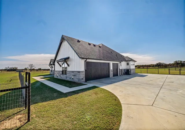 Homes for sale in Tolar, TX | 310 Runyan Ranch Rd, Tolar, TX 76476 | MLS# 21121473