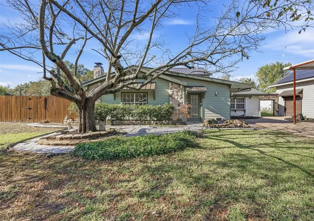 Photo 3 of Sale Pending at 9938 John Flowers Rd, Wills Point, TX 75169 | MLS# 21121426 | Listing updated on 2026-08-27