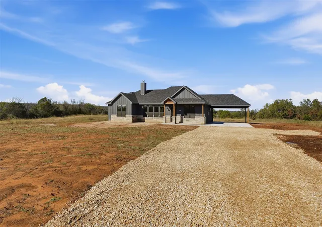 Homes for sale in Mineral Wells, TX | 1865 Dobbs Valley Rd, Mineral Wells, TX 76067 | MLS# 21121534
