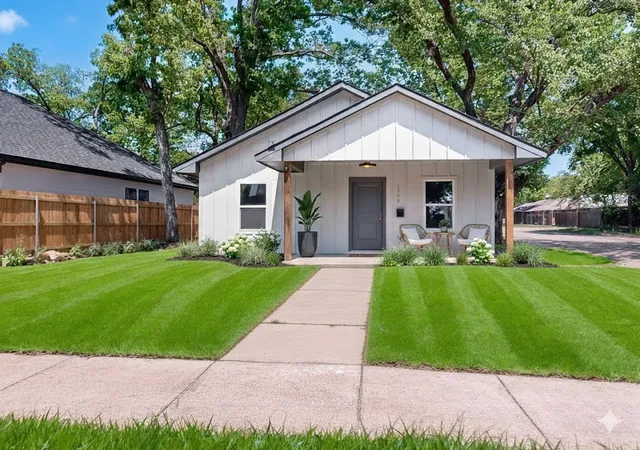 Photo 2 of Single family home for sale at 1500 W Collin St, Corsicana, TX 75110 | MLS# 21121598 | Listing updated on 2026-07-11